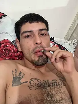 Snapshot of Lherzamxx chatting on March 31, 6:48 am Lherzamxx online show from March 31, 6:48 am