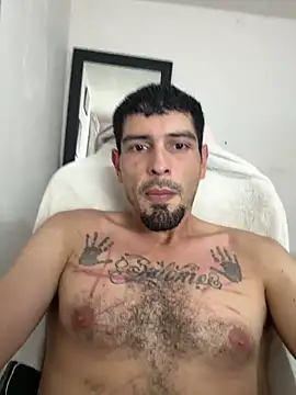 Snapshot of Lherzamxx chatting on April 9, 6:58 pm Lherzamxx online show from April 9, 6:58 pm