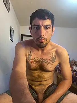 Snapshot of Lherzamxx chatting on April 4, 8:04 pm Lherzamxx online show from April 4, 8:04 pm