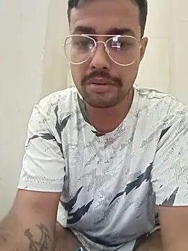 Snapshot of herochoclateboy chatting on May 3, 5:05 pm herochoclateboy online show from May 3, 5:05 pm