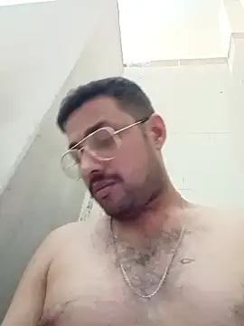 Snapshot of herochoclateboy chatting on May 5, 5:16 pm herochoclateboy online show from May 5, 5:16 pm