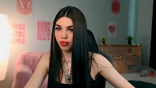 molly rettyy online show from May 15, 4:21 am