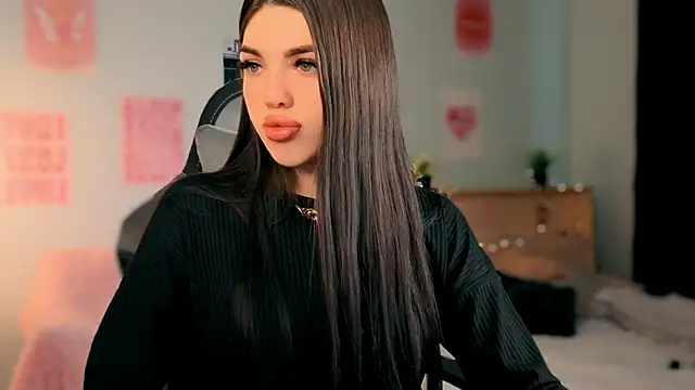 molly rettyy online show from April 10, 5:36 am