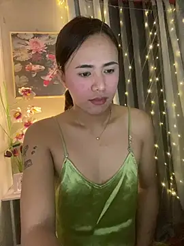 Snapshot of _Flirtyprincess_ chatting on June 19, 5:24 am Flirtyprincess online show from June 19, 5:24 am