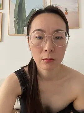 Snapshot of you-520 chatting on June 7, 2:39 am you-520 online show from June 7, 2:39 am