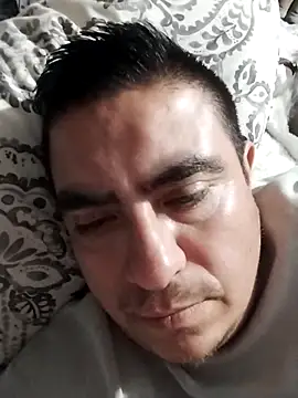 Snapshot of Manuel3910 chatting on May 3, 12:27 am Manuel3910 online show from May 3, 12:27 am