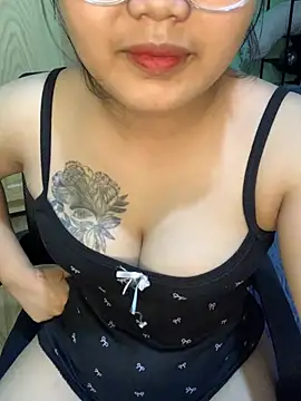 AngelaLuisaaTT online show from April 14, 4:45 pm