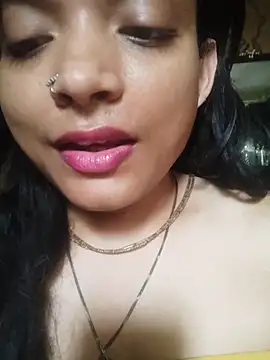 Snapshot of SweetTsAngel chatting on May 21, 8:34 am SweetTsAngel online show from May 21, 8:34 am