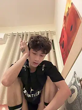 Snapshot of sexyboy-3525 chatting on May 14, 7:27 am sexyboy-3525 online show from May 14, 7:27 am