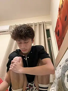 Snapshot of sexyboy-3525 chatting on May 3, 12:09 pm sexyboy-3525 online show from May 3, 12:09 pm
