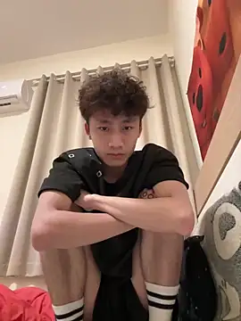 Snapshot of sexyboy-3525 chatting on April 8, 11:17 pm sexyboy-3525 online show from April 8, 11:17 pm