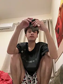 Snapshot of sexyboy-3525 chatting on April 15, 1:04 pm sexyboy-3525 online show from April 15, 1:04 pm