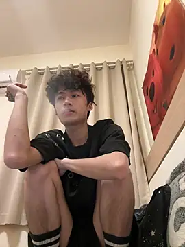 Snapshot of sexyboy-3525 chatting on May 26, 3:32 pm sexyboy-3525 online show from May 26, 3:32 pm