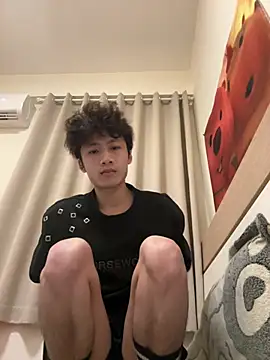 Snapshot of sexyboy-3525 chatting on May 27, 4:14 pm sexyboy-3525 online show from May 27, 4:14 pm