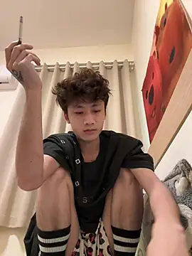 Snapshot of sexyboy-3525 chatting on May 10, 3:43 am sexyboy-3525 online show from May 10, 3:43 am