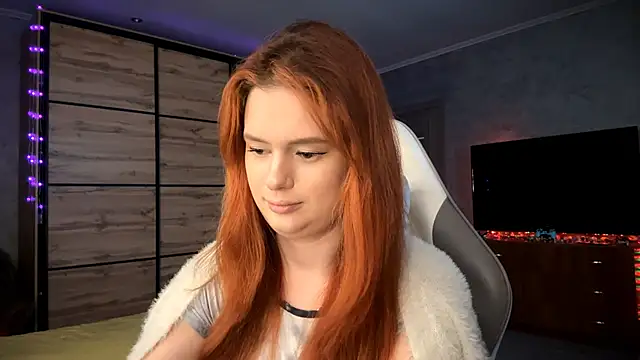Snapshot of FoxyEmma chatting on April 2, 3:08 pm FoxyEmma online show from April 2, 3:08 pm
