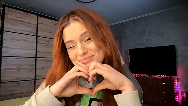 Snapshot of FoxyEmma chatting on April 5, 3:08 pm FoxyEmma online show from April 5, 3:08 pm