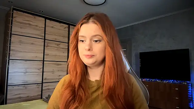 Snapshot of FoxyEmma chatting on April 6, 3:02 pm FoxyEmma online show from April 6, 3:02 pm