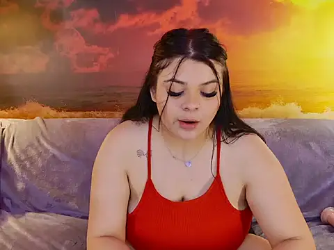 MadyMoan online show from April 15, 5:46 am