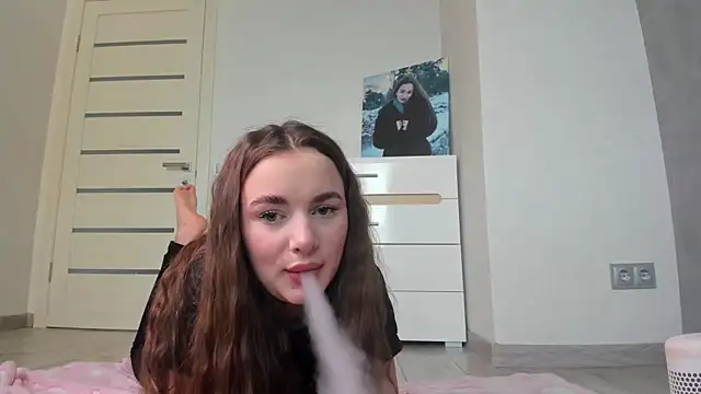 AlinaLuxxx online show from May 15, 10:24 am