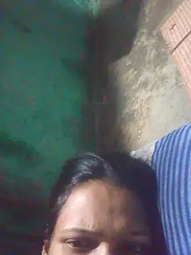 riyaa sexyy online show from April 3, 6:14 pm