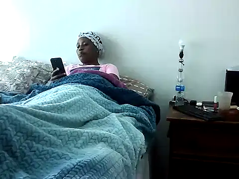 Snapshot of Dutches101 chatting on June 1, 7:08 am Dutches101 online show from June 1, 7:08 am