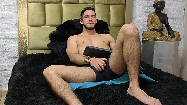 axel tone online show from May 10, 11:14 am