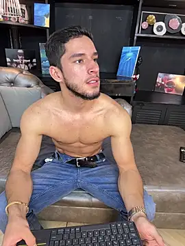 axel tone online show from March 31, 9:50 pm