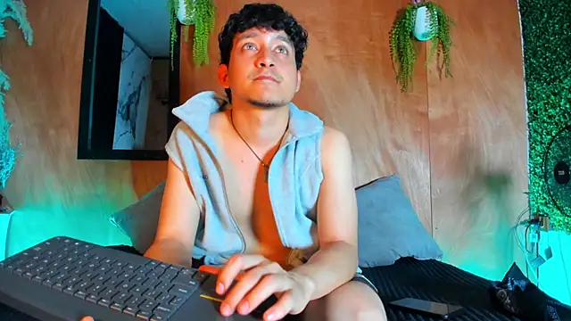 eros fangs online show from March 31, 11:29 pm