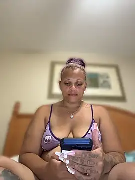 SHY QUINN online show from May 28, 2:34 pm
