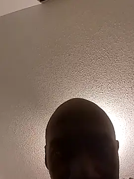 Snapshot of Bulgemaster001 chatting on March 29, 8:21 pm Bulgemaster001 online show from March 29, 8:21 pm