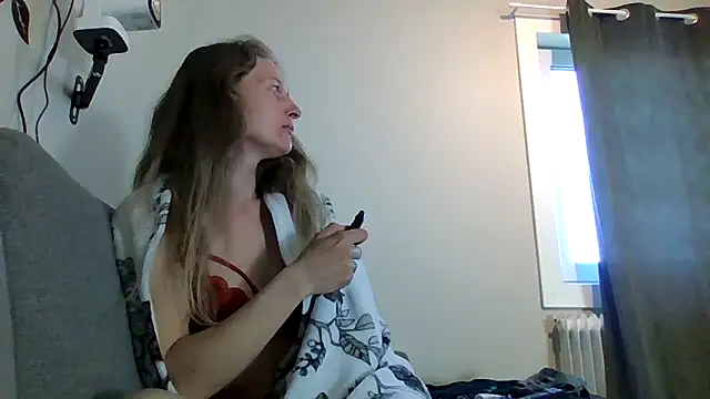 BlondeXtar online show from April 24, 5:53 am