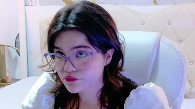 Alexa Missfortune online show from April 7, 7:48 pm