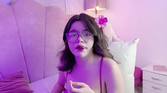 Alexa Missfortune online show from May 7, 8:01 pm