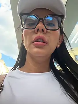 SofiParma online show from June 17, 10:08 pm