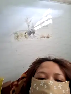 Snapshot of Yummy_9x chatting on April 11, 12:40 am Yummy 9x online show from April 11, 12:40 am