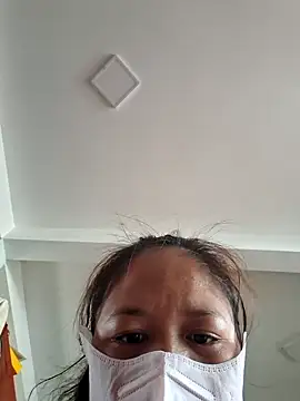 Snapshot of Yummy_9x chatting on April 5, 12:17 am Yummy 9x online show from April 5, 12:17 am