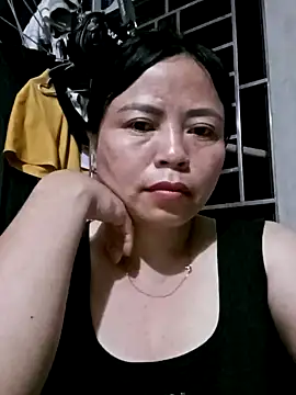 Snapshot of -Hami- chatting on May 2, 6:13 pm -Hami- online show from May 2, 6:13 pm