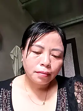 Snapshot of -Hami- chatting on April 23, 7:04 am -Hami- online show from April 23, 7:04 am