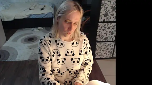 Snapshot of Sweet_hot_shrmp chatting on June 3, 5:52 am Sweet hot shrmp online show from June 3, 5:52 am