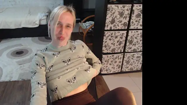 Snapshot of Sweet_hot_shrmp chatting on May 31, 10:10 am Sweet hot shrmp online show from May 31, 10:10 am