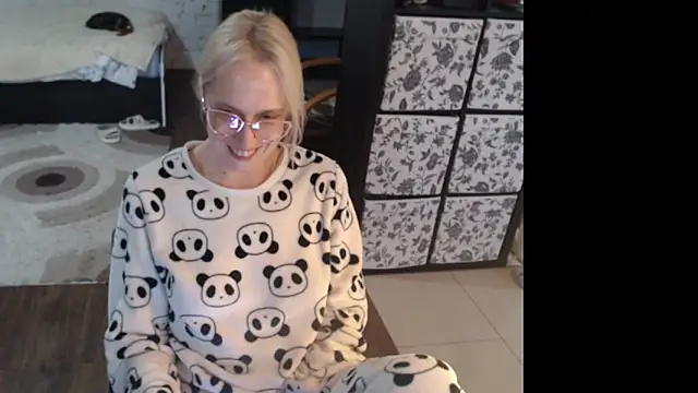 Sweet hot shrmp online show from April 24, 4:03 am