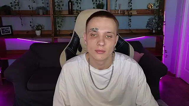 Snapshot of Dreamkai chatting on April 8, 10:17 am Dreamkai online show from April 8, 10:17 am