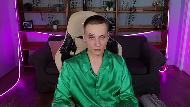 Snapshot of Dreamkai chatting on April 3, 9:27 am Dreamkai online show from April 3, 9:27 am