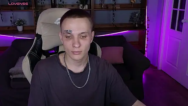 Snapshot of Dreamkai chatting on April 10, 8:43 am Dreamkai online show from April 10, 8:43 am