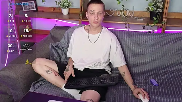 Snapshot of Dreamkai chatting on May 17, 5:18 am Dreamkai online show from May 17, 5:18 am