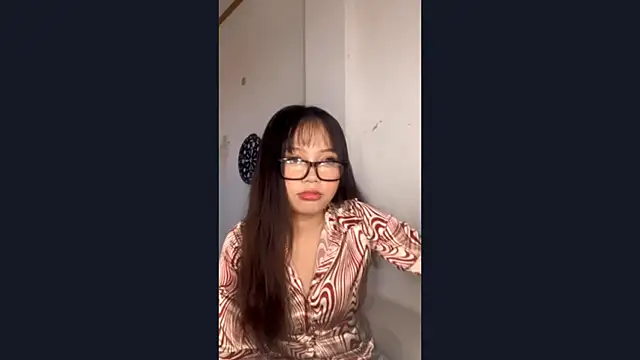 KarieTidey online show from April 2, 4:41 am