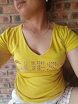 Snapshot of cat-kat chatting on July 15, 8:54 am cat-kat online show from July 15, 8:54 am