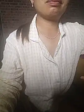 Snapshot of cat-kat chatting on June 11, 11:57 pm cat-kat online show from June 11, 11:57 pm