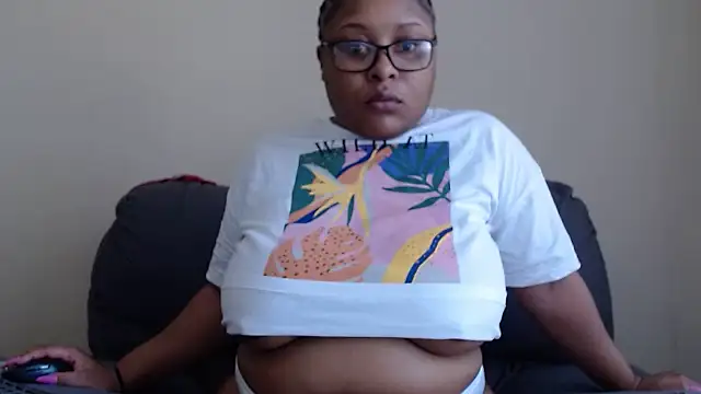 Snapshot of xxZoeyx chatting on October 8, 5:42 am xxZoeyx online show from October 8, 5:42 am